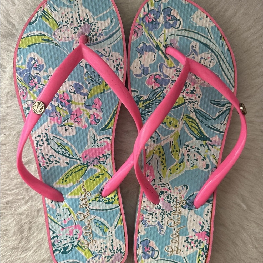Women's Lily Pulitzer Floral Pink Flip Flops size 8 excellent condition.